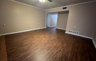 2 beds, 1 bath, $1,095