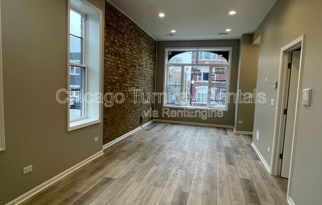 2112 W 23 PL
