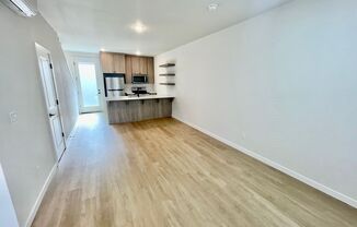 BRAND NEW 2BD/2.5B High-End Townhouse with Private Back Patio & Washer/Dryer