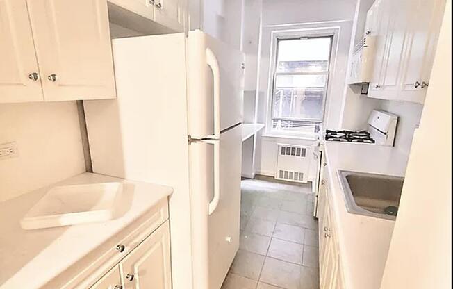 110 E ALT AVE 2