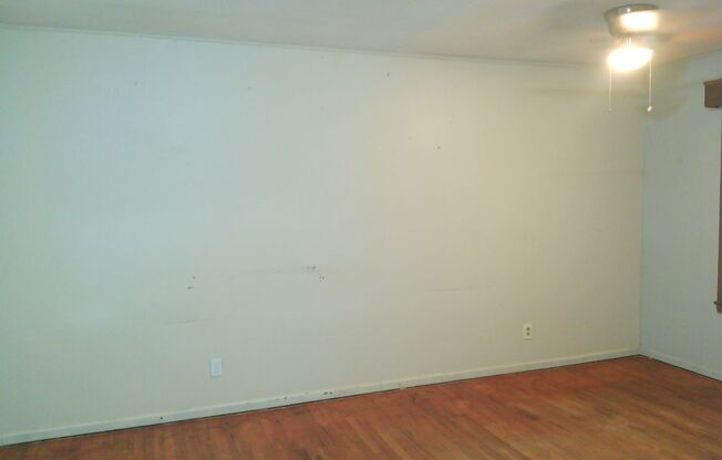 4322 Fir - 2/Bed 1/Bath - $1195/month