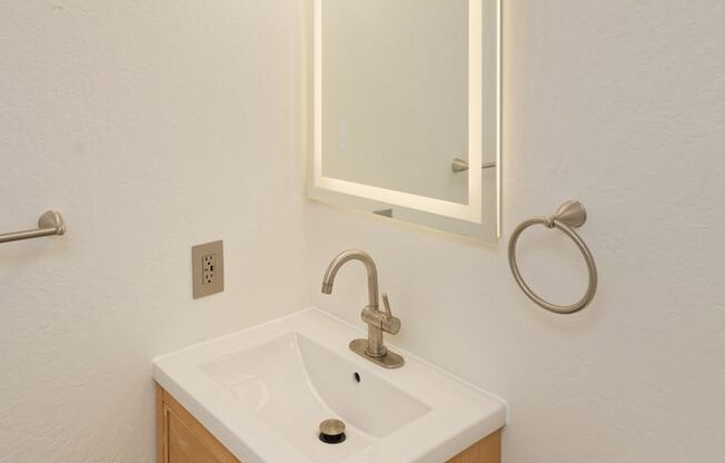 1 bed, 1 bath, 650 sqft, $2,445, Unit A