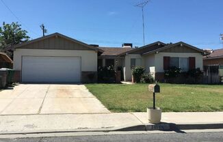 Charming 3 Bed/2 Bath Single-Story Home In Hemet!