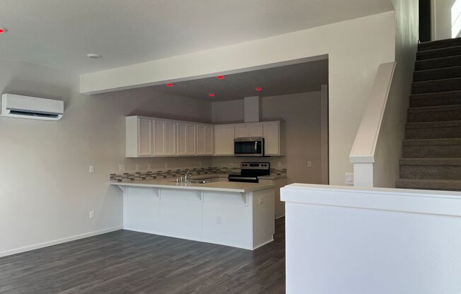 NEWER HOME IN EZ LIVING COMMUNITY IN HAZEL DELL