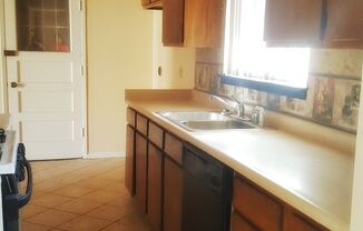 3 beds, 2 baths, $1,600