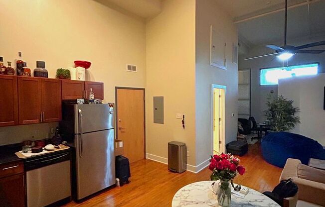 1 bed, 1 bath, 650 sqft, $1,095, Unit 102