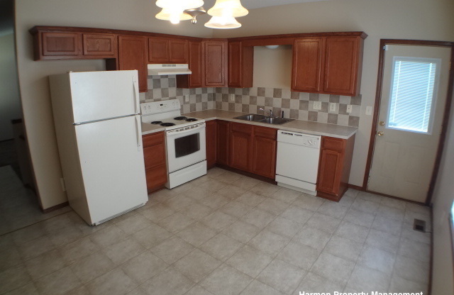 9928 E KINKAID CIR