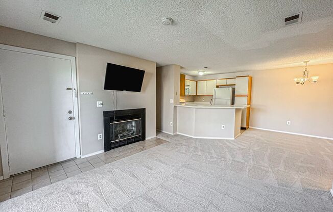 Bright and Cozy 1 Bed 1 Bath With Private Balcony In Amenity-Filled Summerridge - Water & Gas Included