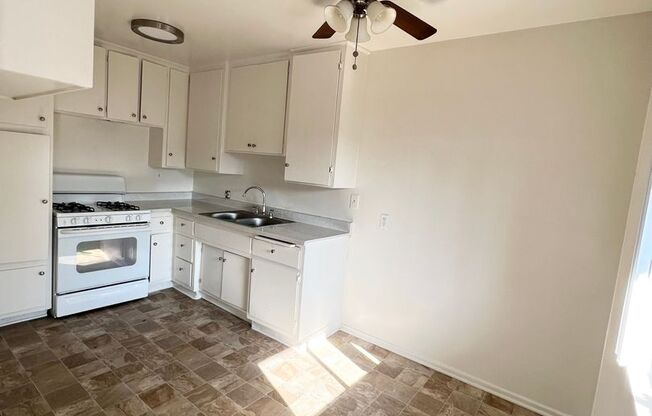 1 bed, 1 bath, $1,695, Unit 12410-7