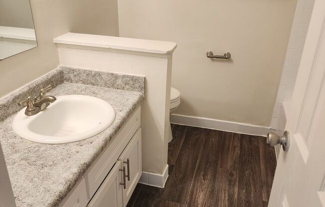 2 beds, 2 baths, 990 sqft, $1,150, Unit 05 - 516