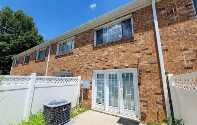 1336 Green Oaks Ln
