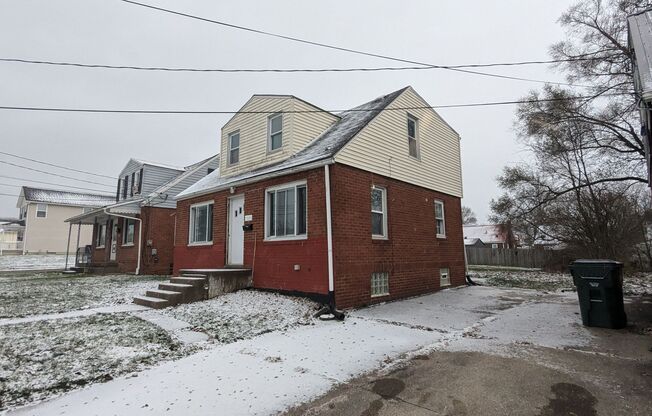 2-Bedroom, 1-Bathroom Single Family Home for Rent in Massillon, Ohio