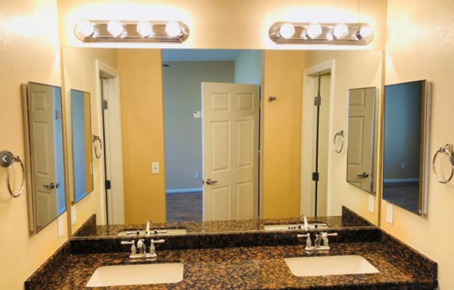 3 beds, 2.5 baths, $1,745, Unit # 14102