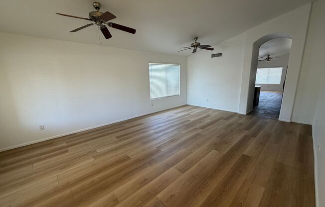 1225 N 159 DR