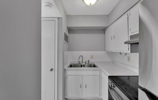 1 bed, 1 bath, $850, Unit 15419 - Unit B