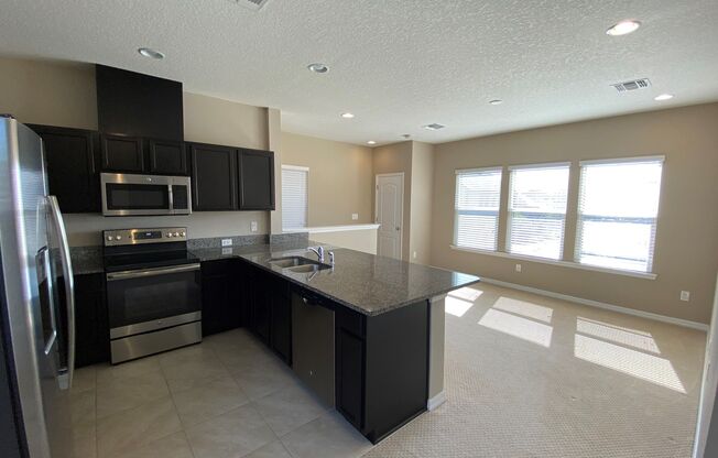 Brand New 1 Bedroom Unit in Laureate Park