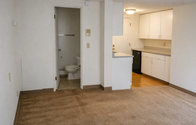 1 bed, 1 bath, $1,205, Unit 126-LL5