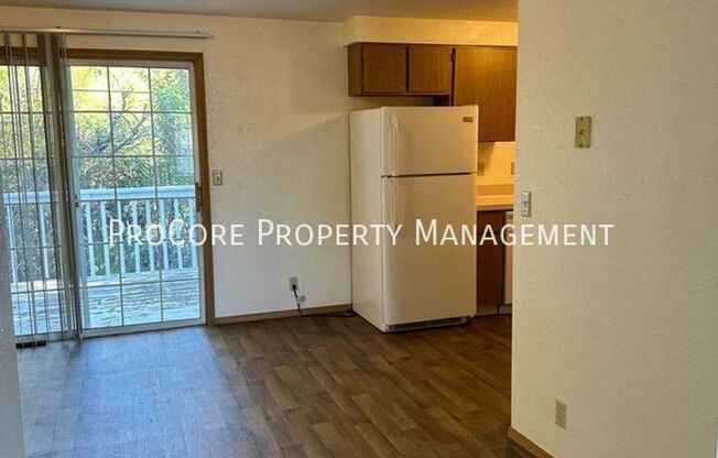 2 beds, 1 bath, 1,000 sqft, $1,250, Unit 200