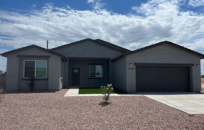 Brand New Home with RV Gate in San Tan Valley!