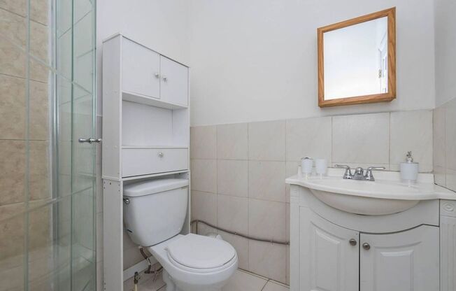 Beautiful studio in south st available Aug  1st
