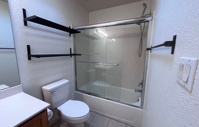 3 beds, 3 baths, $2,600