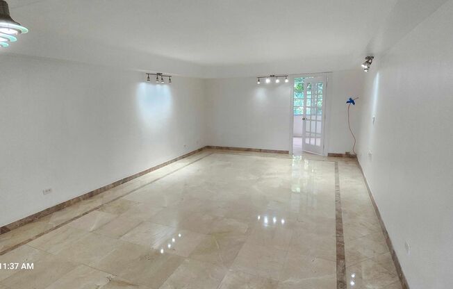 Spacious 1 Bed + Den | 1.5 Bath Apartment by the Canal with Pool