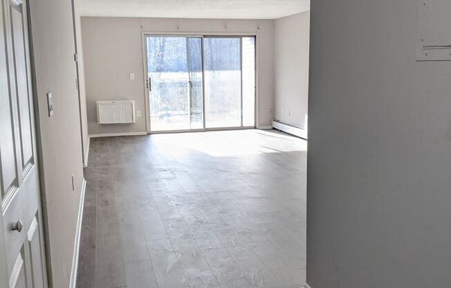 1 bed, 1 bath, 813 sqft, $1,400, Unit 6-110