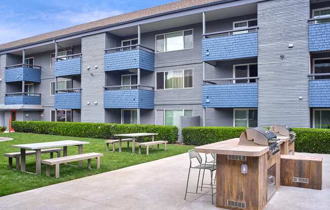 Picnic Area with BBQ  at 3030 Lake City, Seattle, 98125