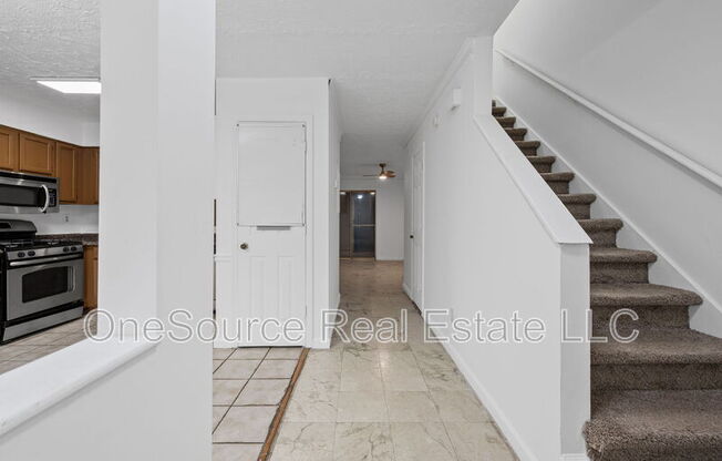 1086 HUNTINGTON TRCE