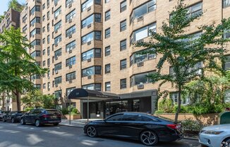 East 69th Street and 3rd Avenue