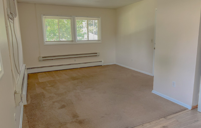 8813 18 AVE S