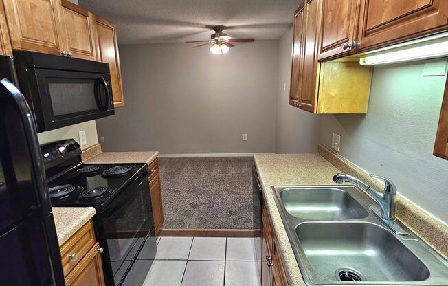 2 beds, 1 bath, $1,400, Unit D213