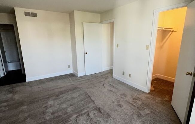 2 beds, 2 baths, 1,037 sqft, $1,900, Unit 1003 C #3B