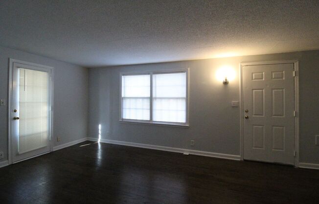 One Bedroom Duplex in North Kansas City