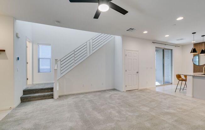 3 beds, 2.5 baths, $1,895