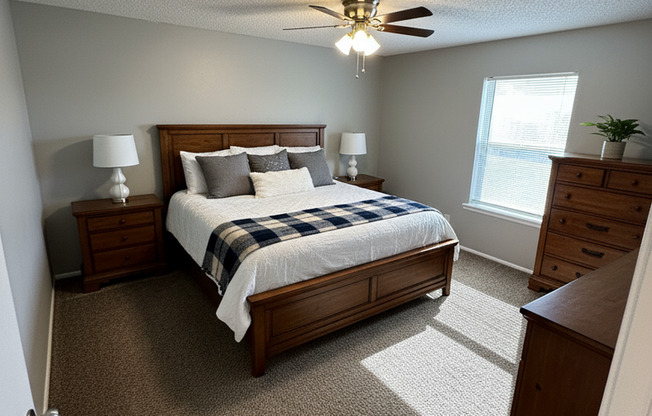 2 beds, 1.5 baths, 900 sqft, $920, Unit 605-202