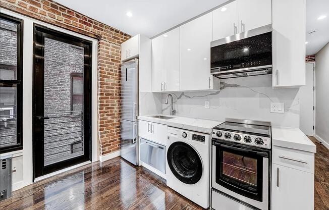 2 beds, 1 bath, $5,495, Unit 2C