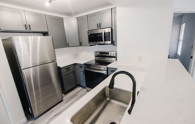 2 Bedroom, 2 Full Bath Newly Renovated Condo - Community Pool