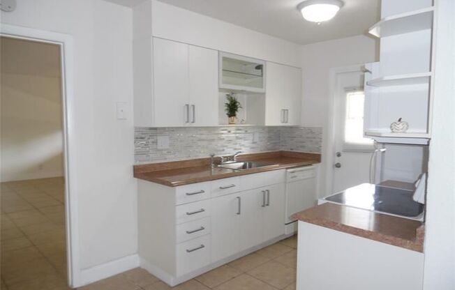 881 SW 74th Ter