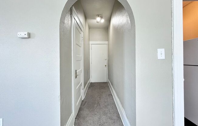 Studio, 1 bath, 500 sqft, $1,095, Unit 08