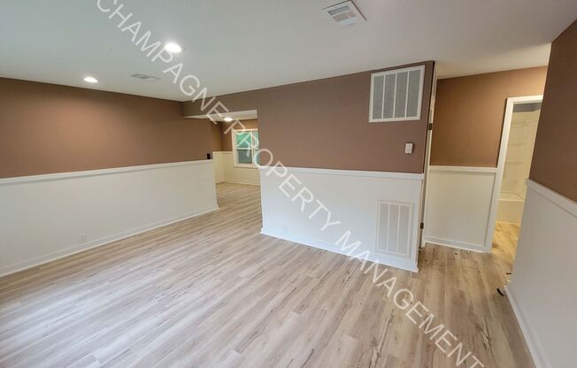 Large home in Ruskin!