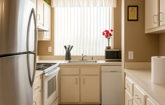2 beds, 2 baths, 1,032 sqft, $1,950, Unit 4516