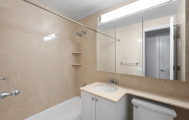 1 bed, 1 bath, 617 sqft, $5,200, Unit 815