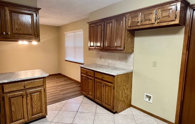 2 beds, 1 bath, $1,395