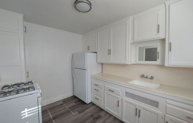 Studio, 1 bath, $1,395, Unit 16