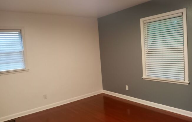 3 beds, 1.5 baths, $1,500