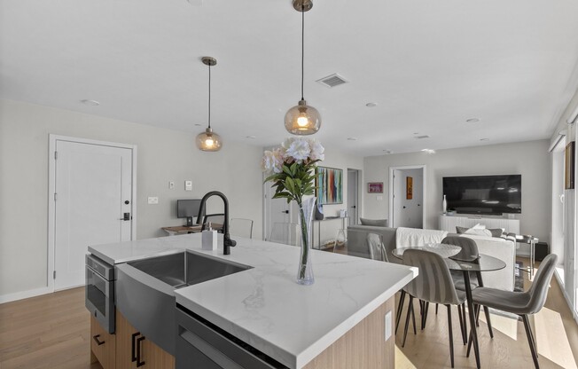 1 bed, 1 bath, 700 sqft, $3,300, Unit 411