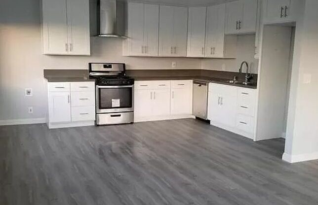 2 beds, , 825 sqft, $2,900, Unit C