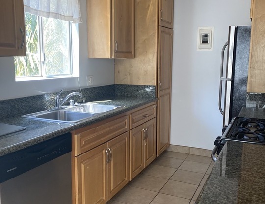 2 beds, 2 baths, 1,000 sqft, $2,995, Unit 3