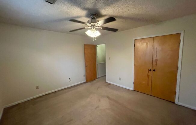 2 beds, 1.5 baths, $1,025, Unit #11